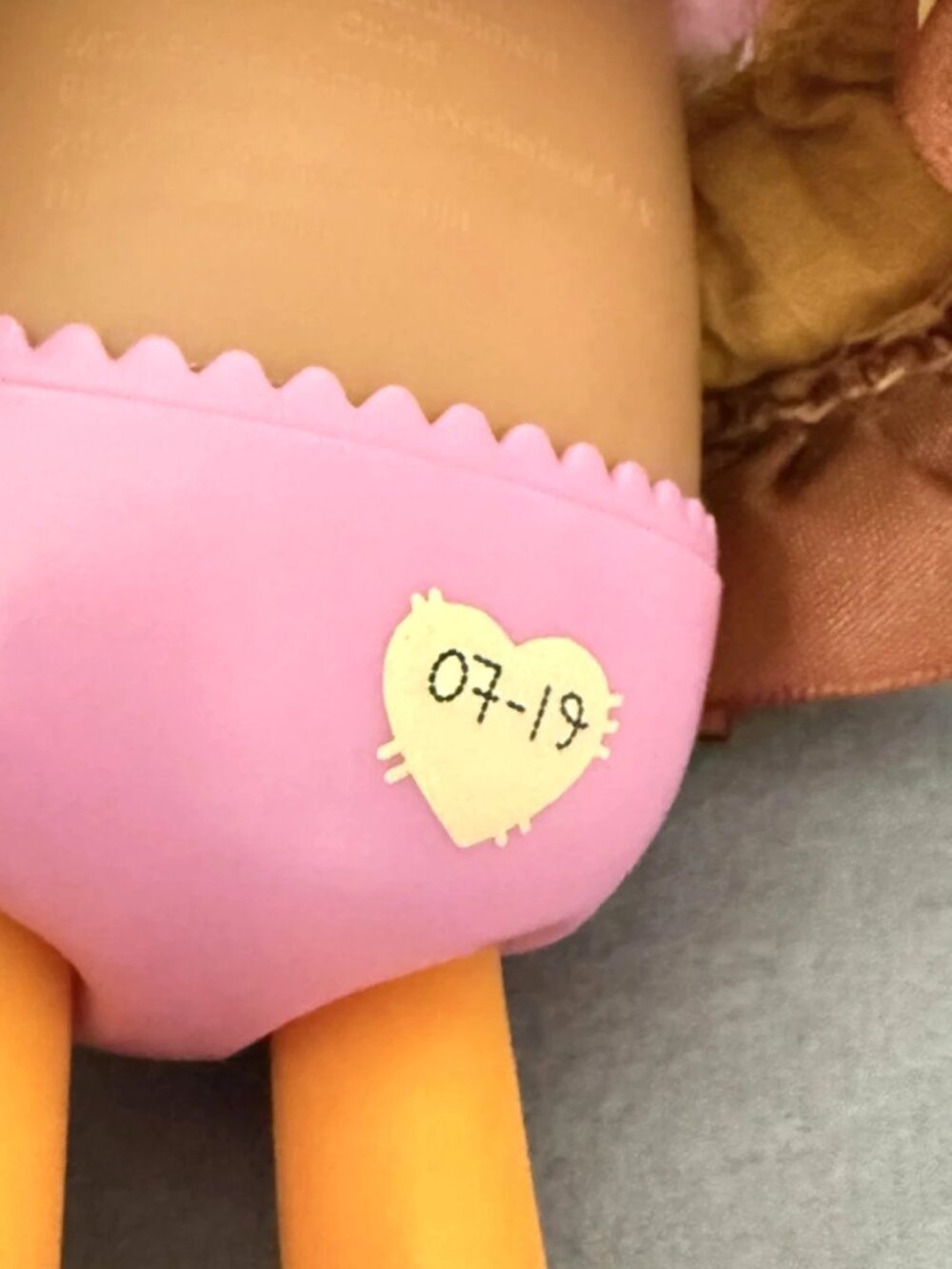 Lalaloopsy Doll Scoops Waffle Cone Silly Hair Pet Cat Toy 10th Anniversary Box - Picture 11 of 15